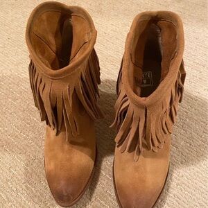 FRYE, tan boot, fringe, tassel, size 9
